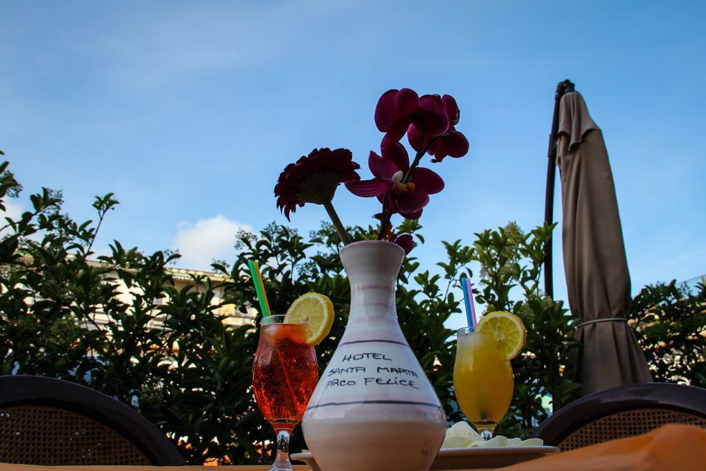 Hotel Santa Marta Pozzuoli Exteriör bild
